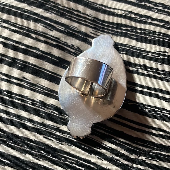 DISCONTINUED GOLD LEW “The Kelby” White Buffalo Ring size 8 - Picture 5 of 5